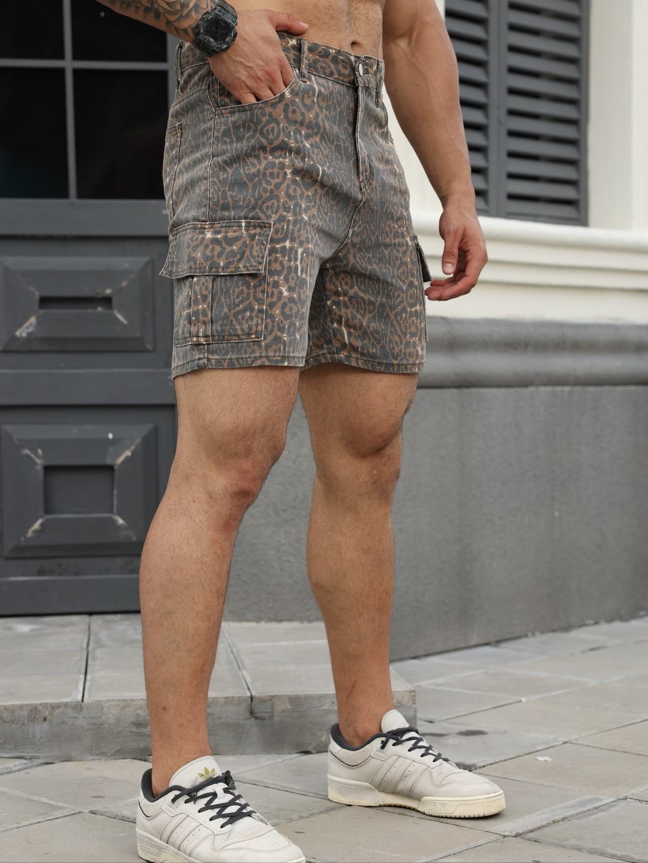 Men’s Slim-Fit Cargo Shorts with Leopard Print